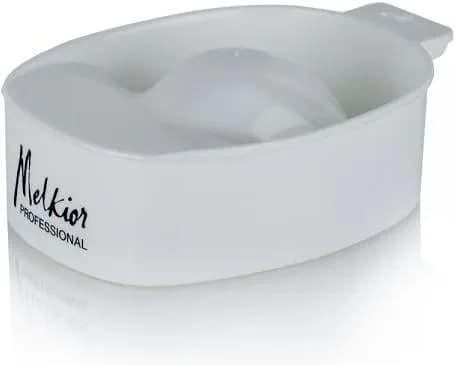 Miseczka do manicure – do czego służy i jak ułatwia pielęgnację paznokci