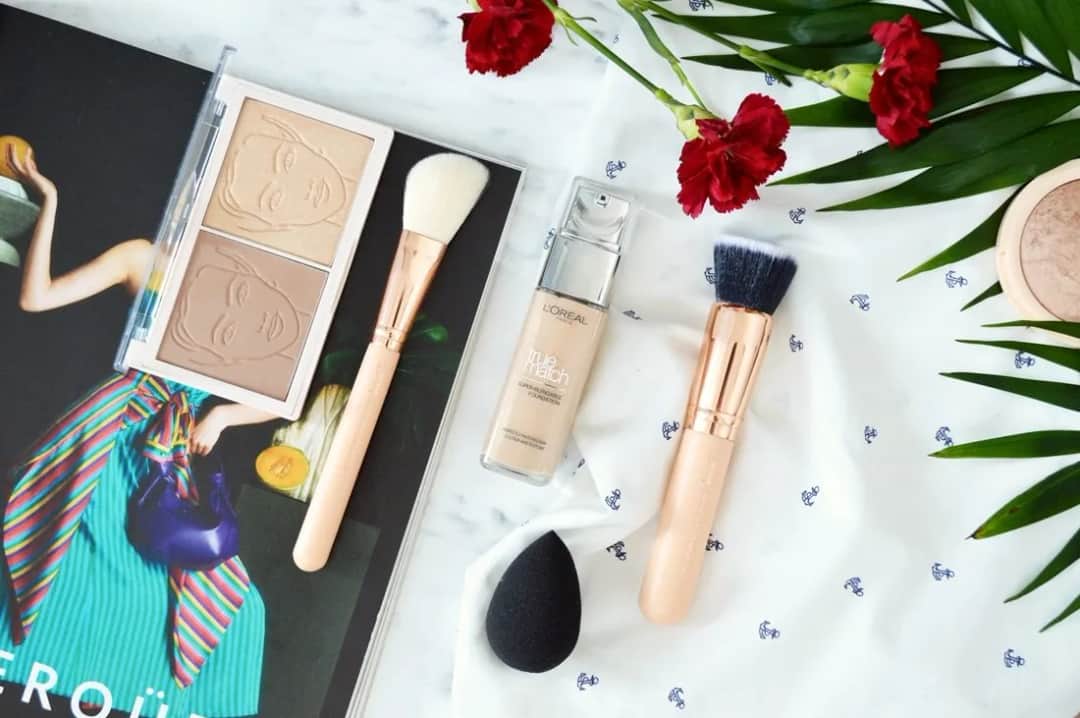 Jak zrobić, żeby makijaż trzymał się cały dzień bez poprawek